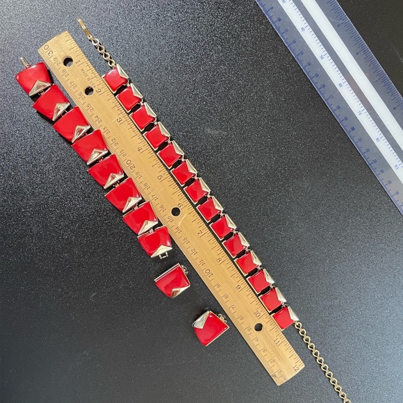 Charel Cherry Red & Silver Thermoset Parure- Necklace, Bracelet, Earrings, 1950s - Picture 15 of 16